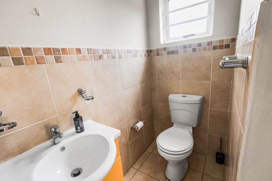 To Let 3 Bedroom Property for Rent in Beacon Bay Eastern Cape